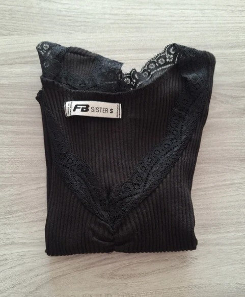 FB Sister Crop Top Spitze 36