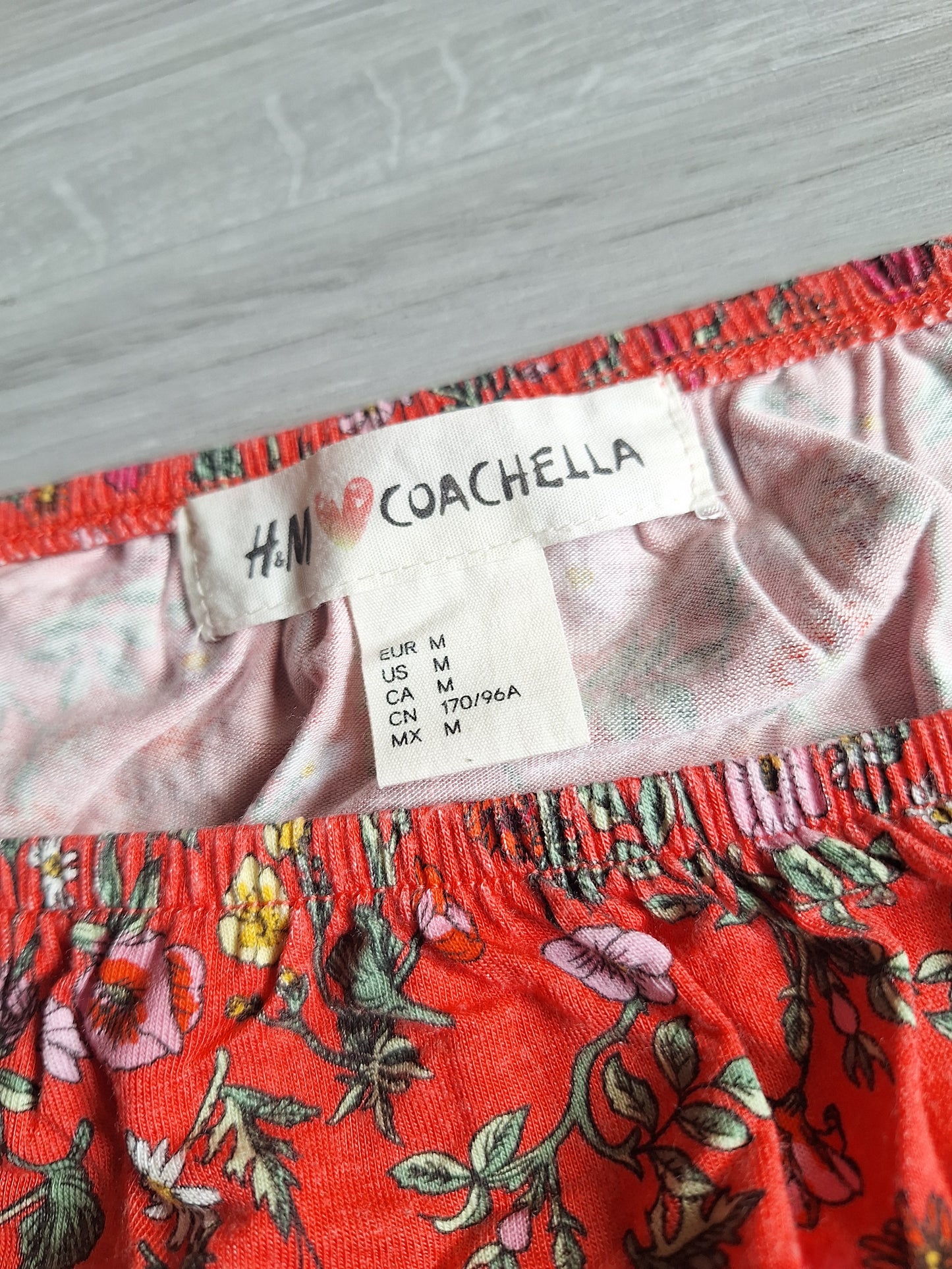 H&M Coachella Carmenbluse 38