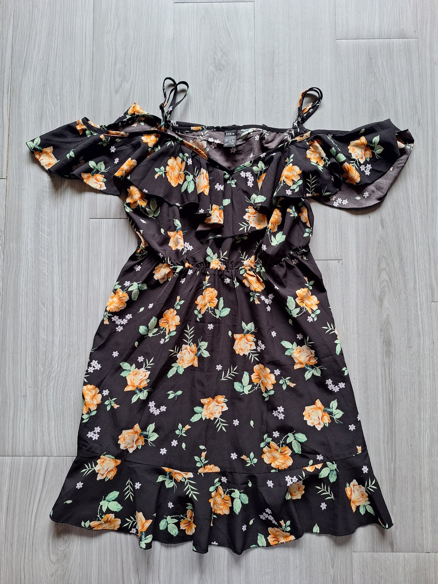 Shein Carmenkleid Off-Shoulder 36