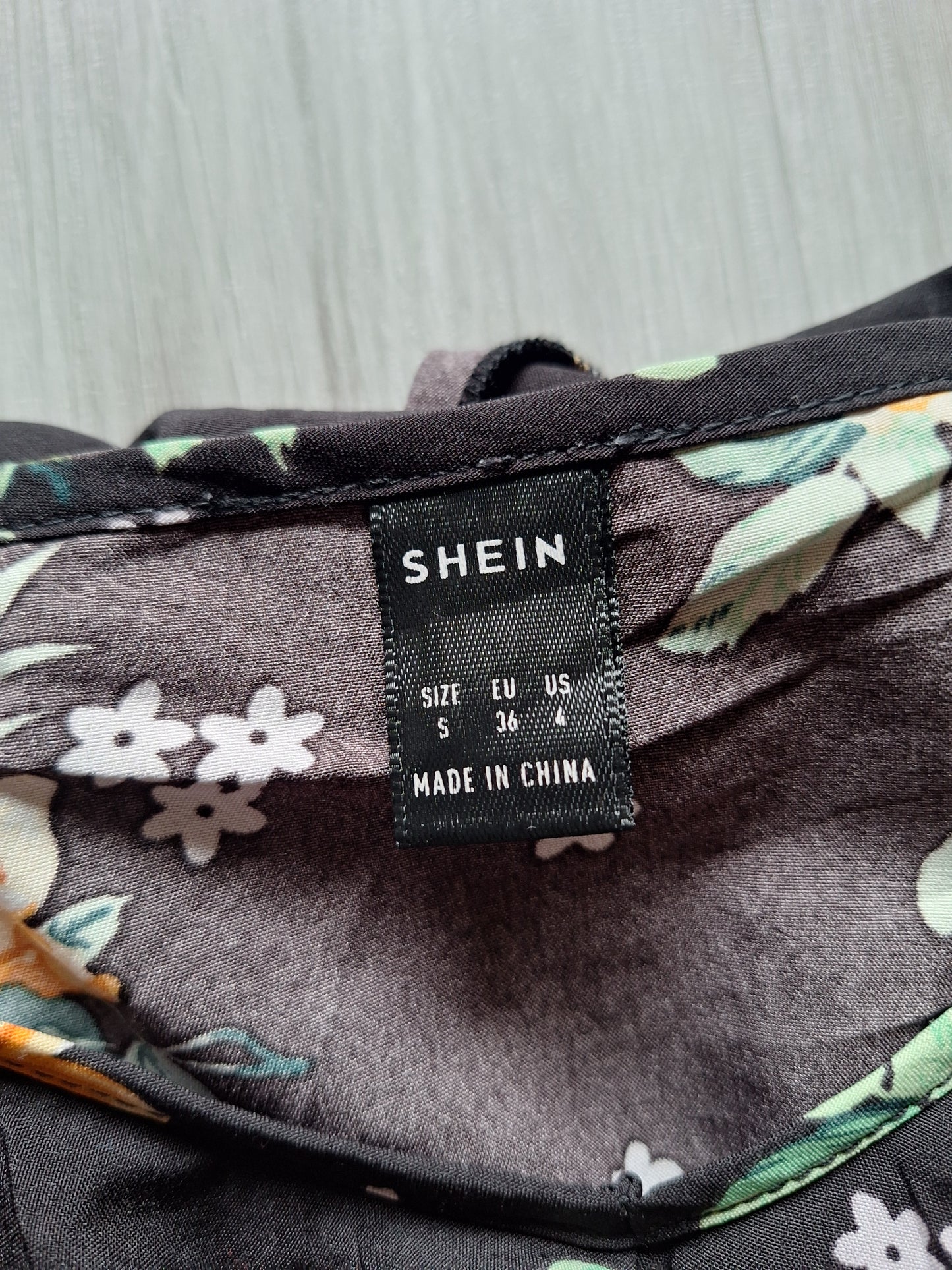 Shein Carmenkleid Off-Shoulder 36