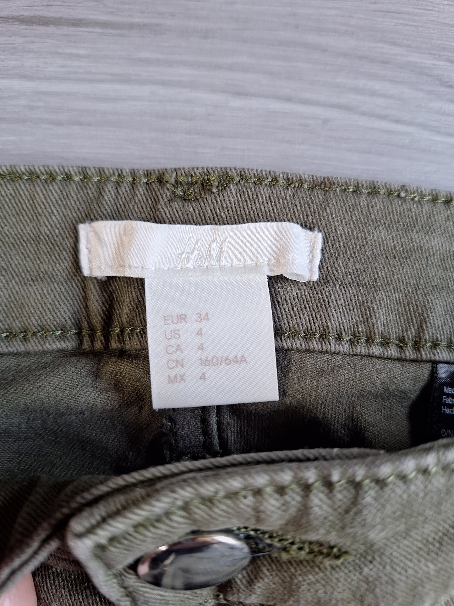 H&M High Waist Jeansshorts 34