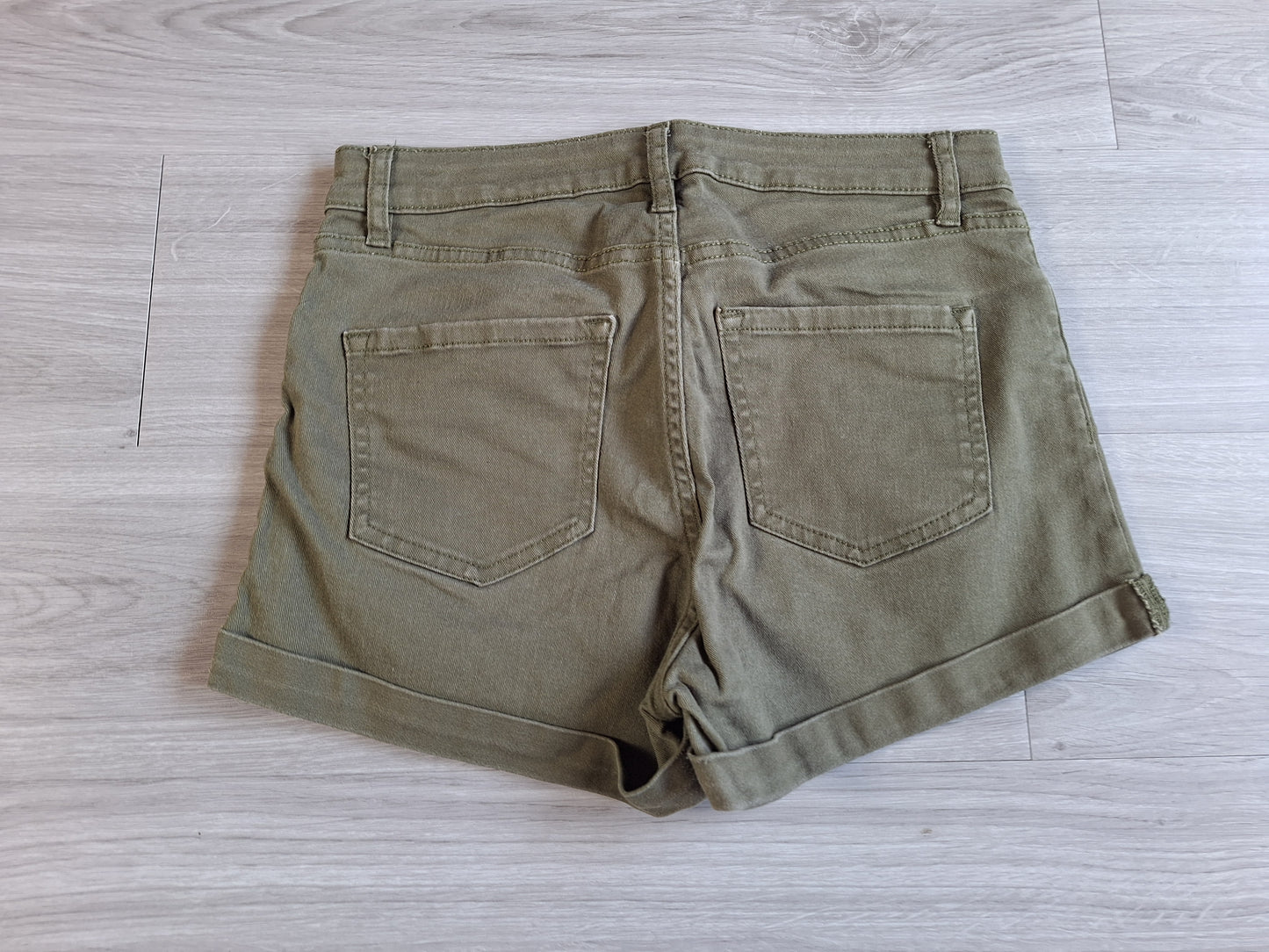 H&M High Waist Jeansshorts 34