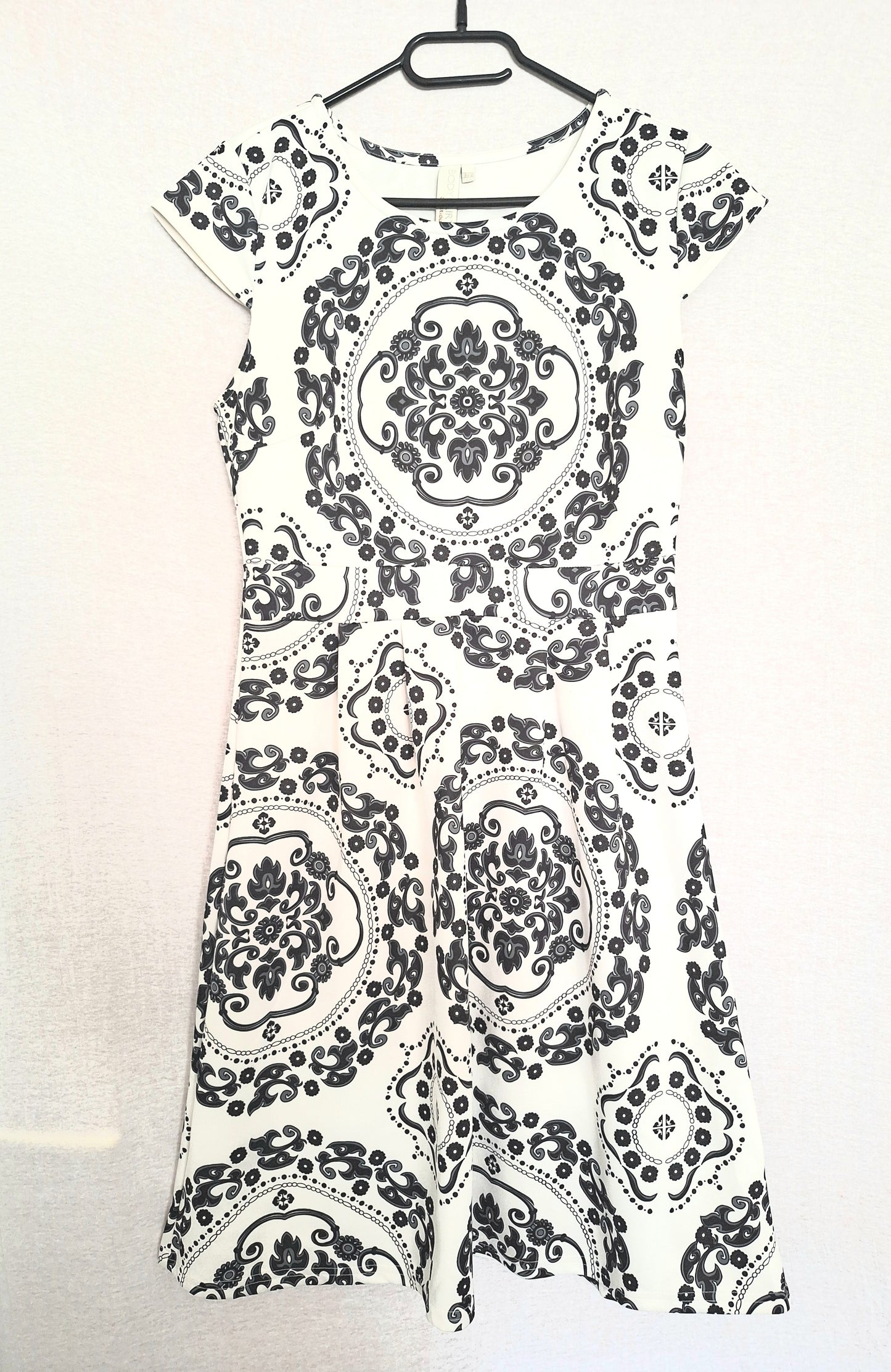 Bodyflirt Sommerkleid Ornamente 36/38