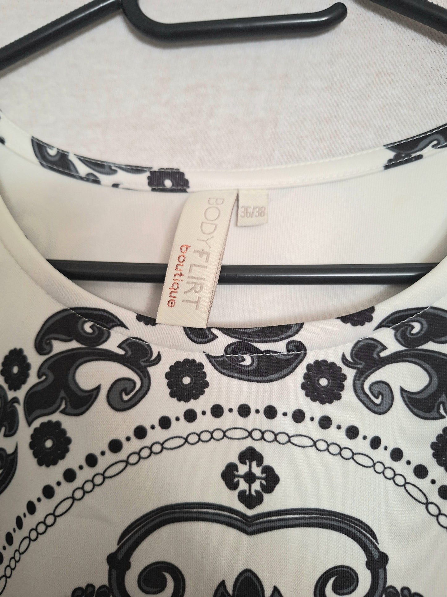 Bodyflirt Sommerkleid Ornamente 36/38