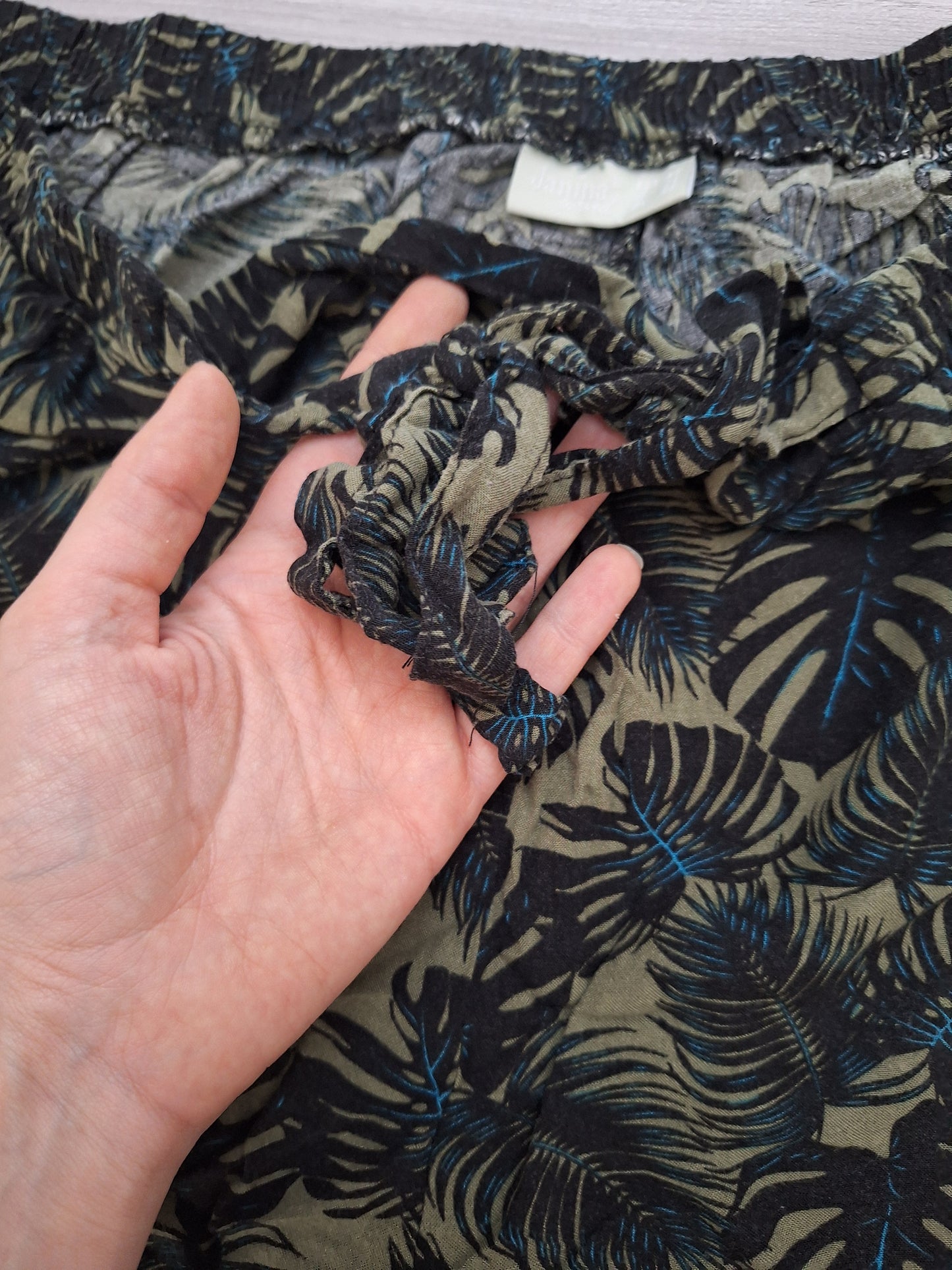 Janina Shorts Blättermuster 48