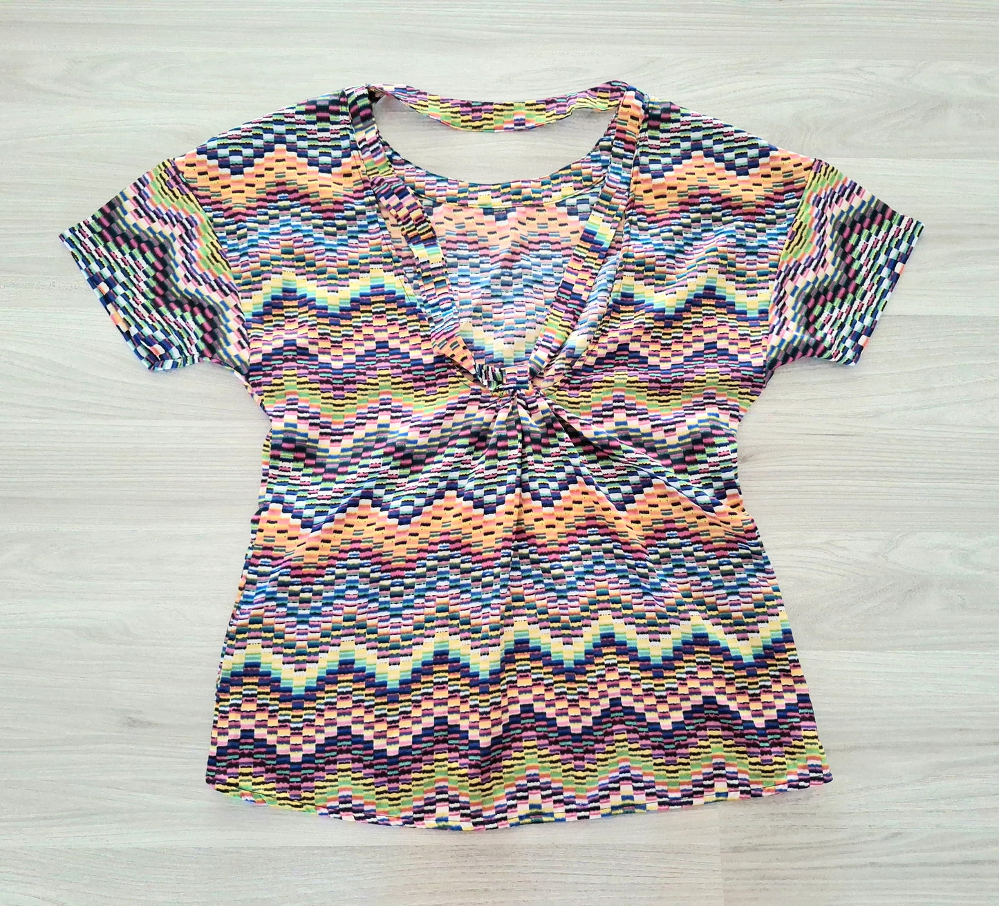 Colorblock Shirt Cut-Out Rücken 38