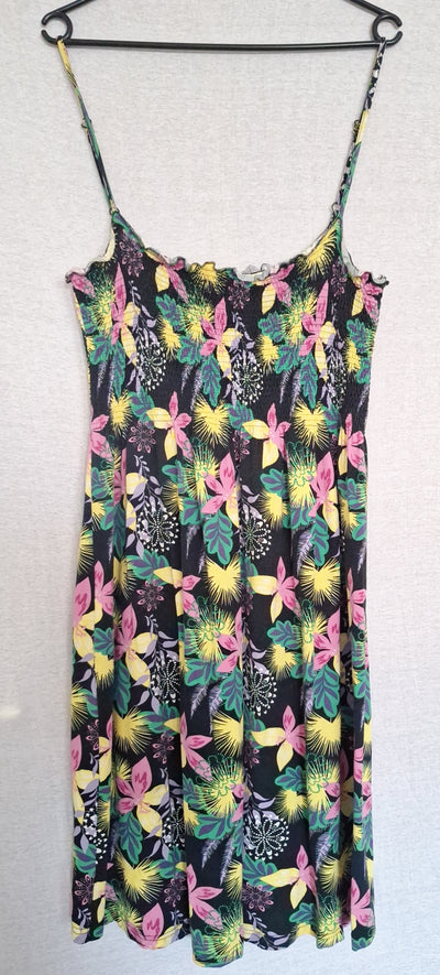 Manguun Sommerkleid 42