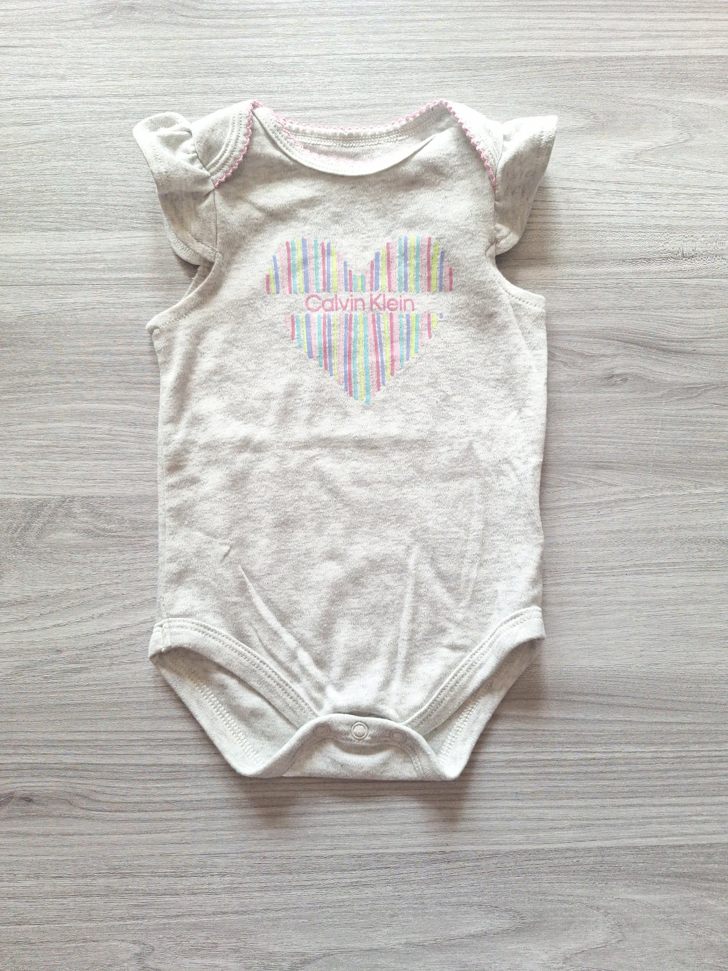 Calvin Klein Babybody Herz 62/68