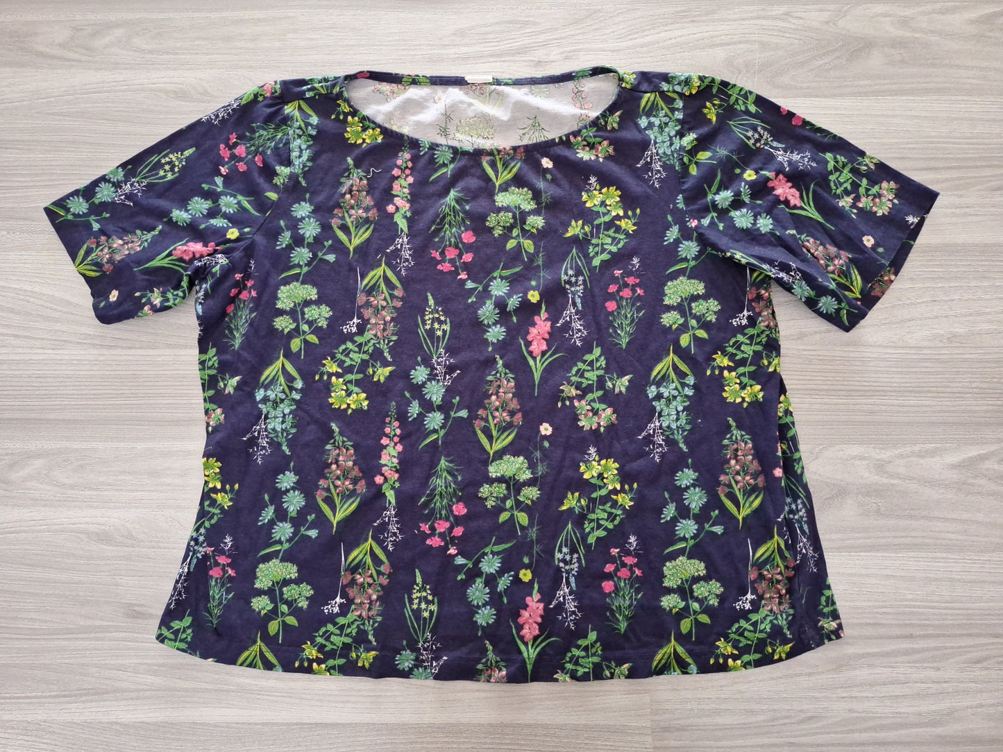 T-Shirt Blumenmuster 48