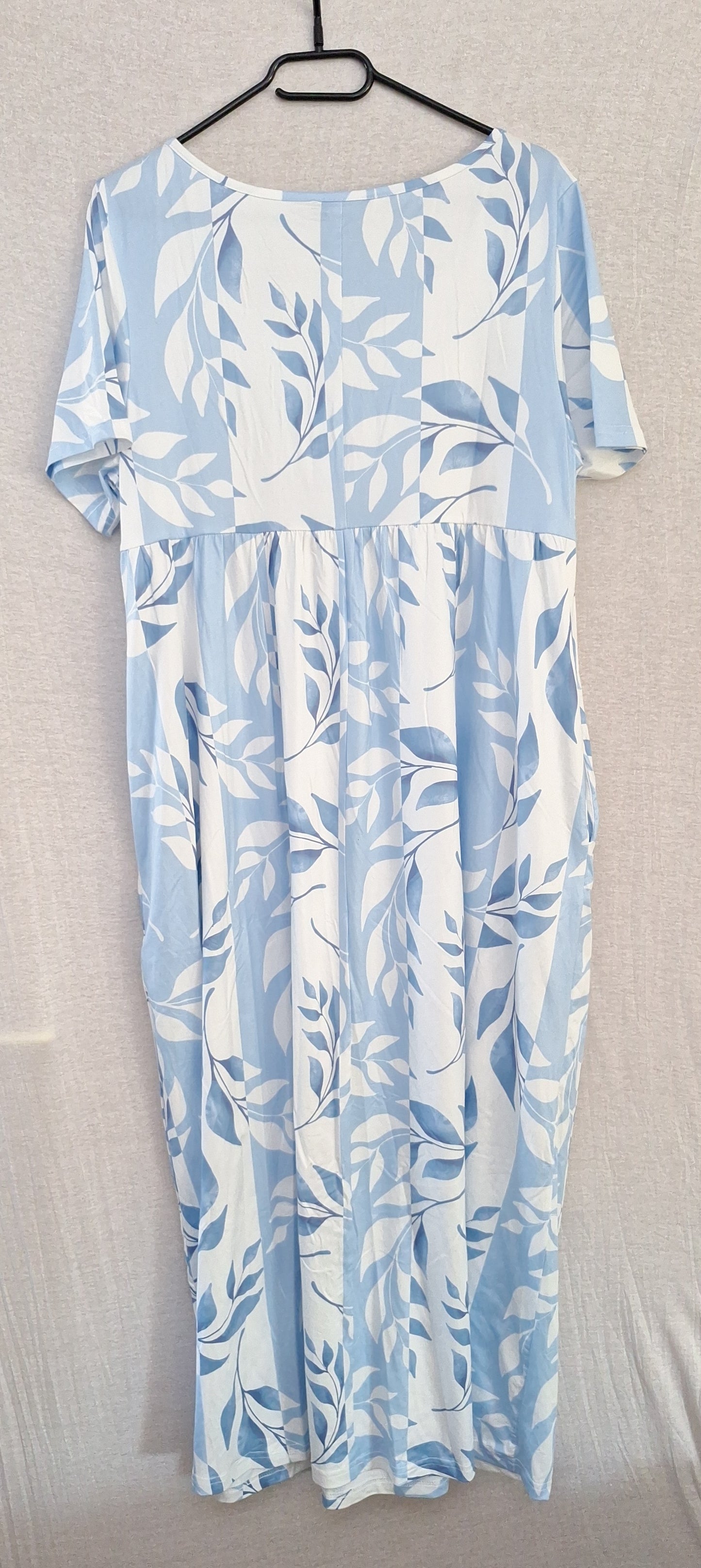 Noracora Maxikleid Blätter 40