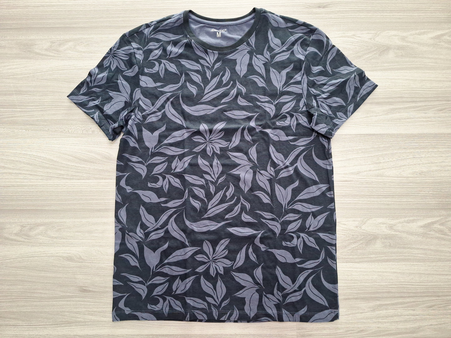 Identic T-Shirt Blätterprint M