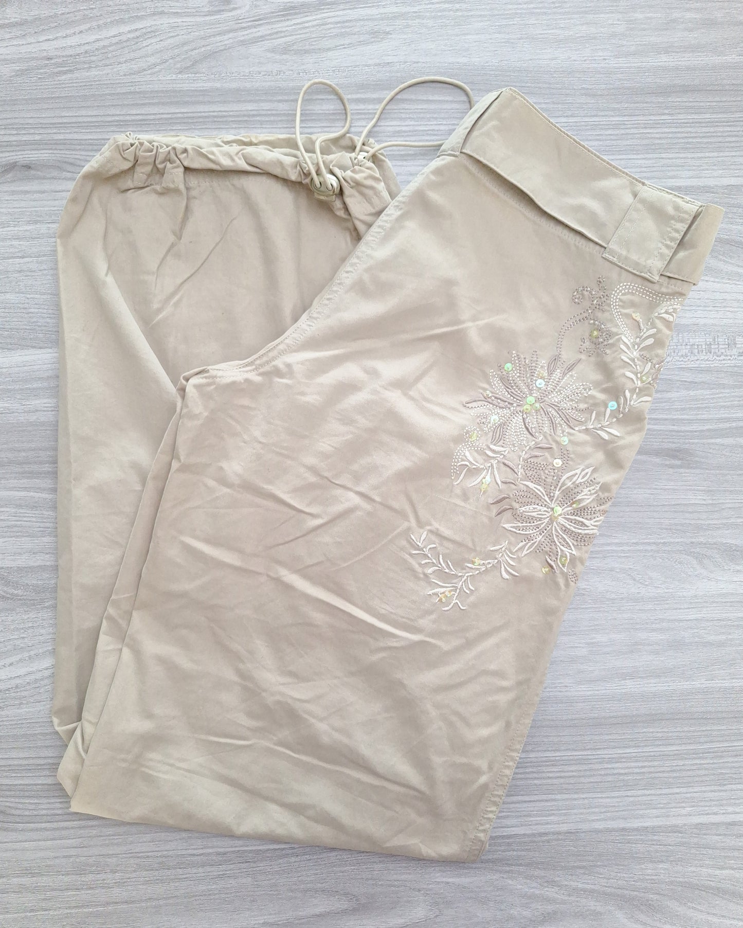 Cif UK Cargohose Stickerei 38