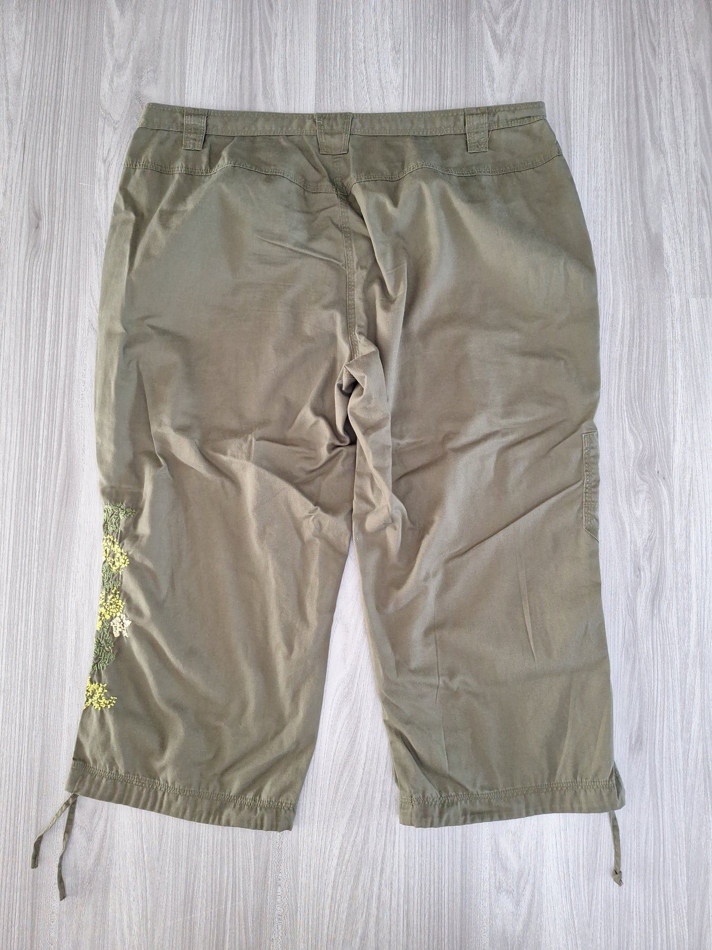 Casual Wear Cargohose Stickerei 44