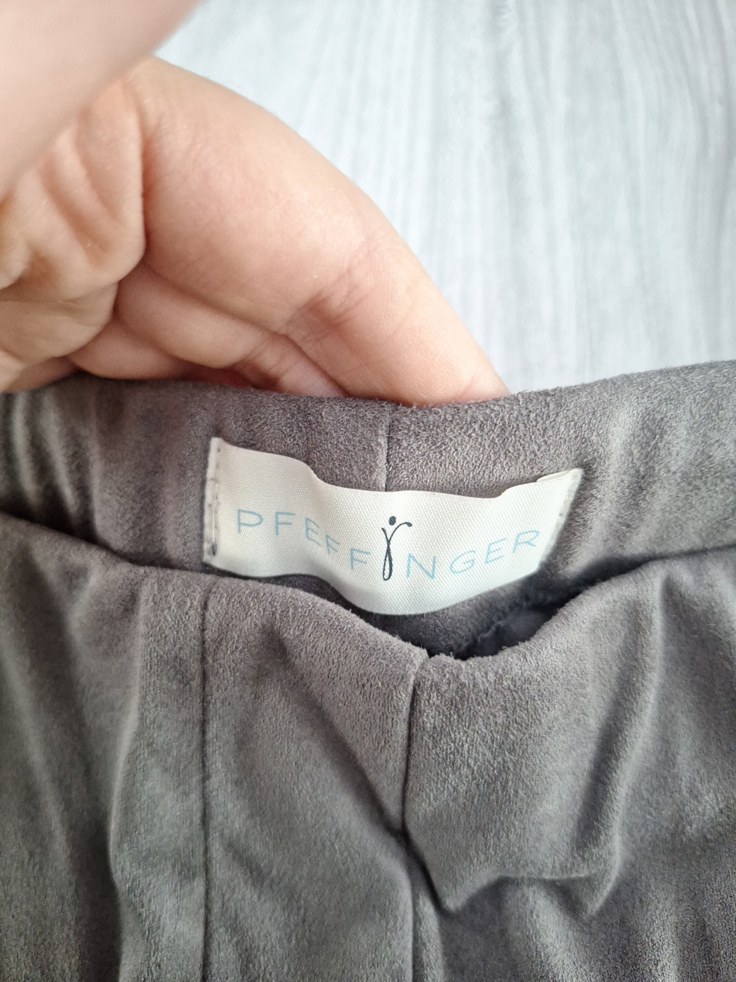 Pfeffinger Velourshose Bügelfalte 42