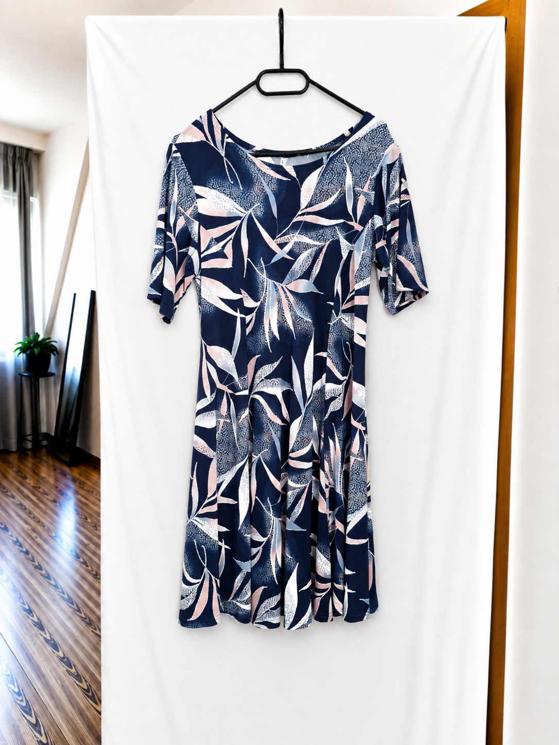 Midikleid Blättermuster 40